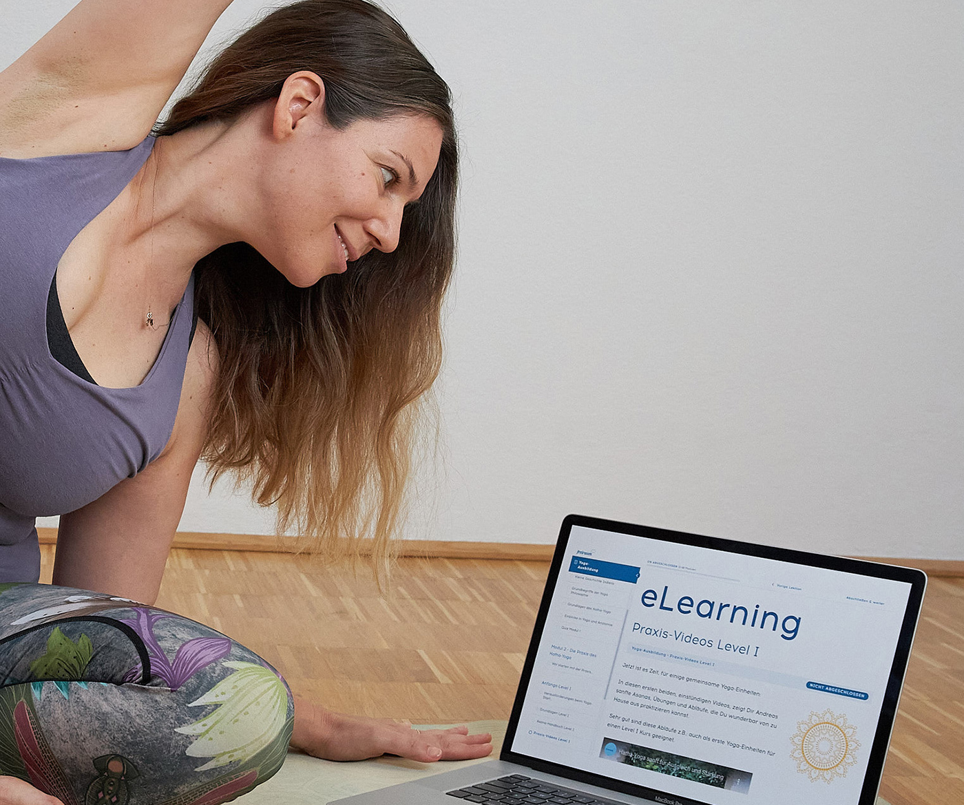 Yoga für Anfänger*innen, flexibler Video-Kurs – Bild 2