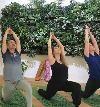 sanftes Hatha-Yoga-Guten-Morgen-Herbst-Kurs